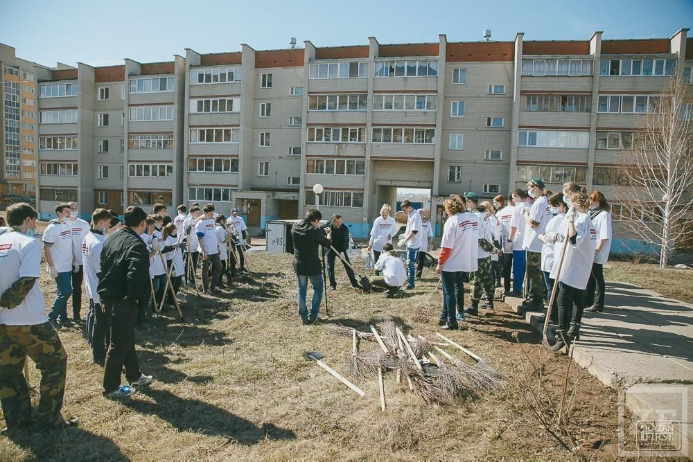 Общественная приемная Сергея Рачкова провела субботник