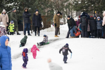 Один из лучших вариантов - съездить на природу.