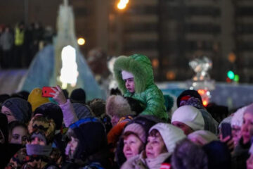 В парке «Крылья Советов» горожане могут посетить концерт «Голубой огонек».